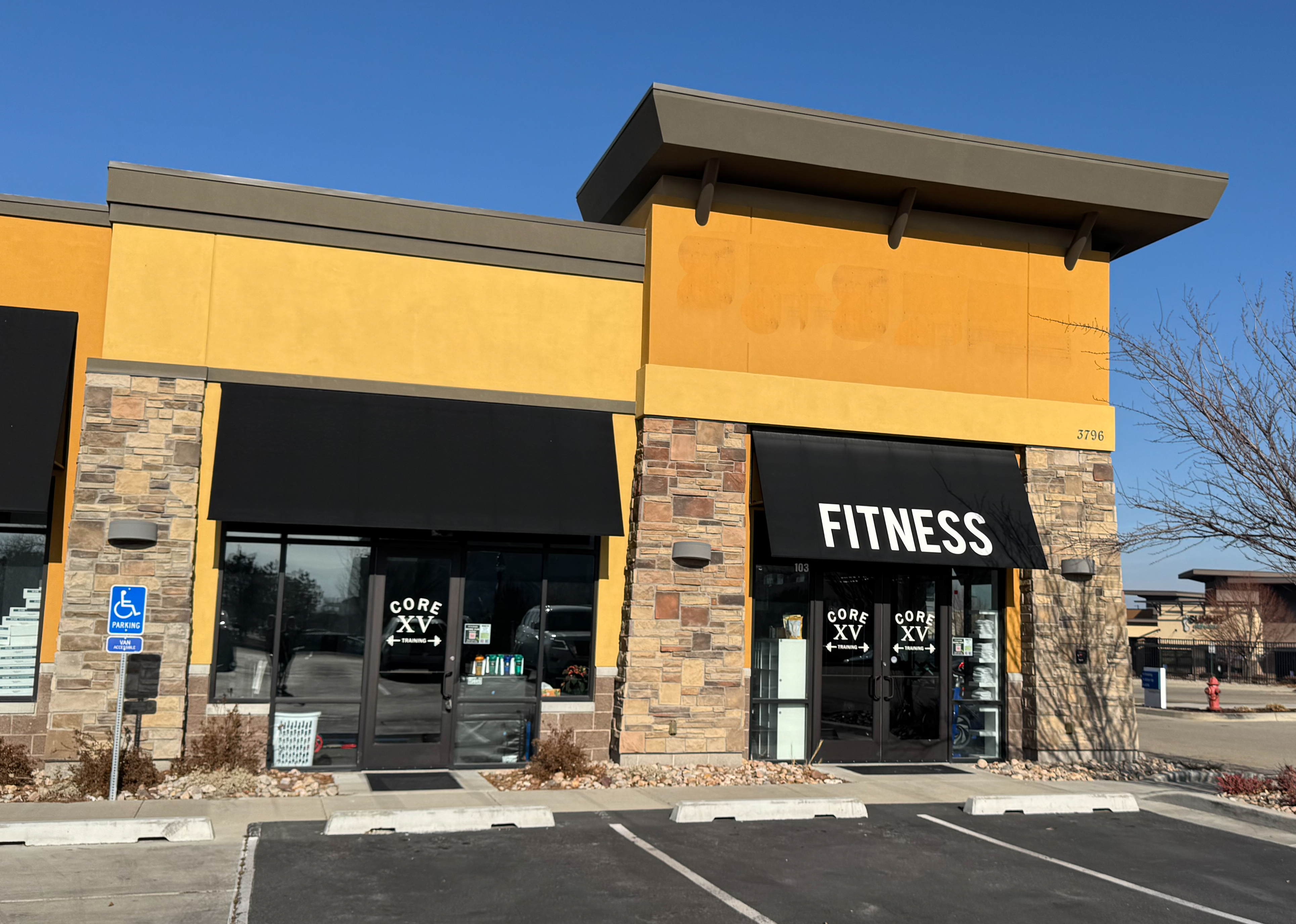 Strong, confident women training at CORE XV